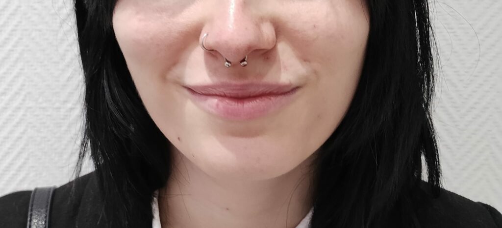 Piercing Septum Par Leonie Kats Tattoo & Piercing, Piercing à Troyes