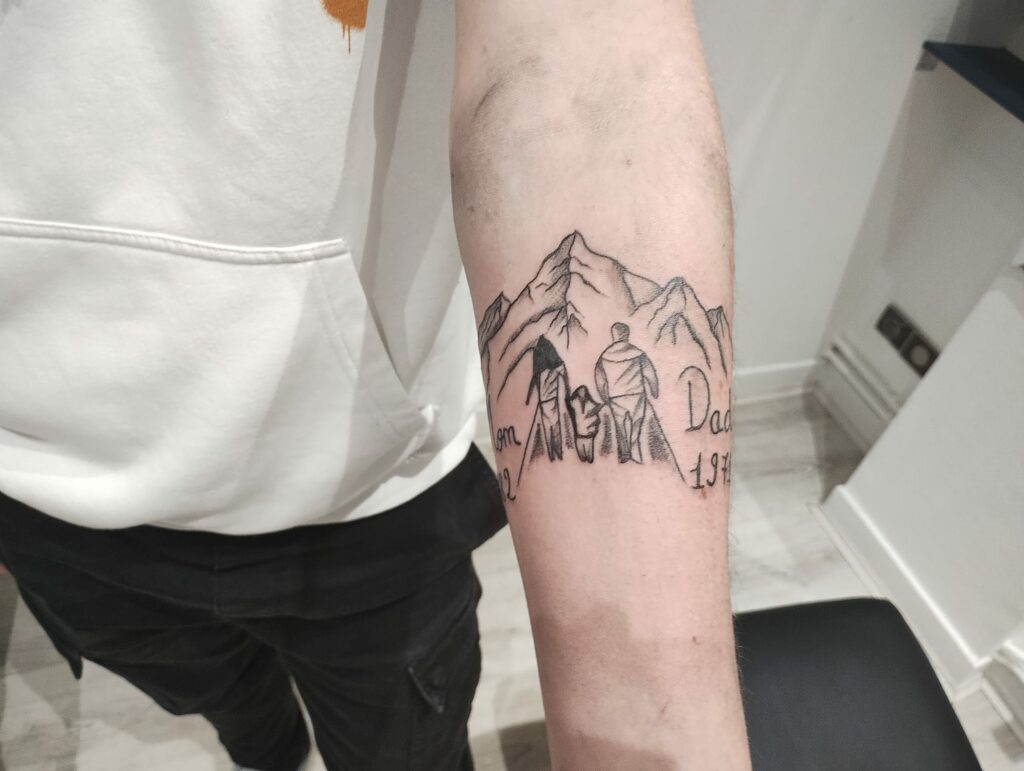 Mon dad montagne tattoo Par Leonie Kats Tattoo & Piercing