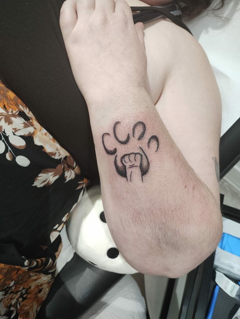 Roi lion tattoo Par Leonie Kats Tattoo & Piercing