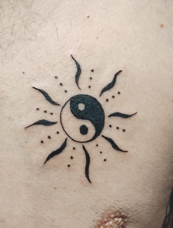 ying yang tattoo Par Leonie Kats Tattoo & Piercing