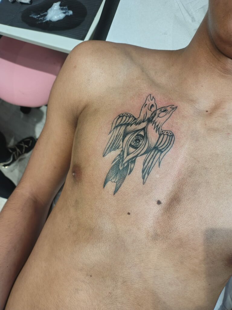 Chimère Oiseau Par Leonie Kats Tattoo & Piercing